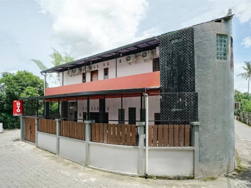 Reddoorz Syariah At Falisha Umy Ngabean Exterior foto