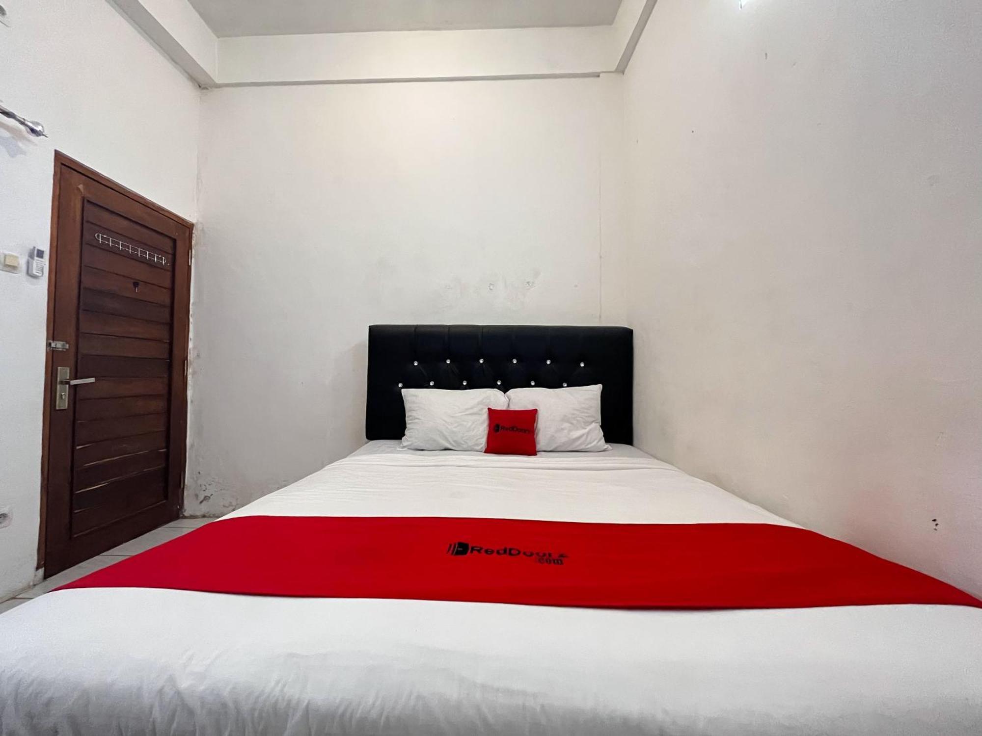 Reddoorz Syariah At Falisha Umy Ngabean Exterior foto